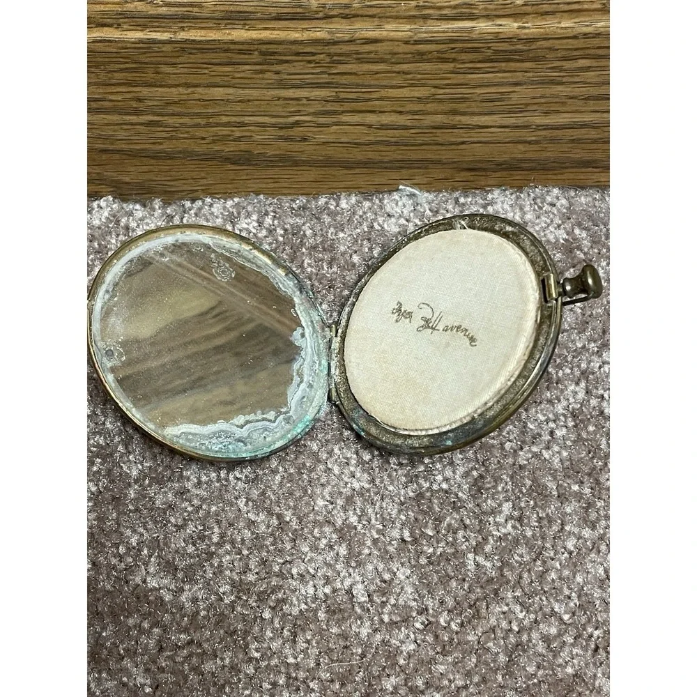 Zell Fifth Avenue Compact Powder Vintage Brass Push Button Filigree Design